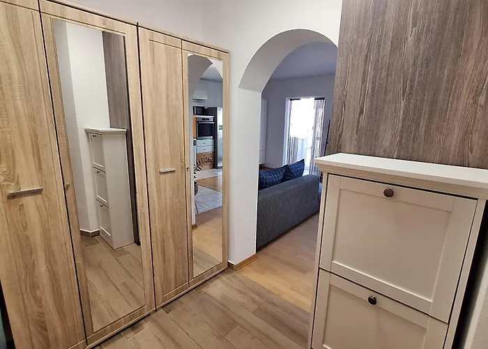 Garden With Private Parking Lägenhet *