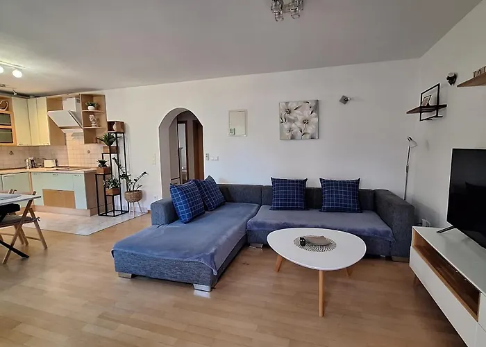 Garden With Private Parking Lägenhet Split