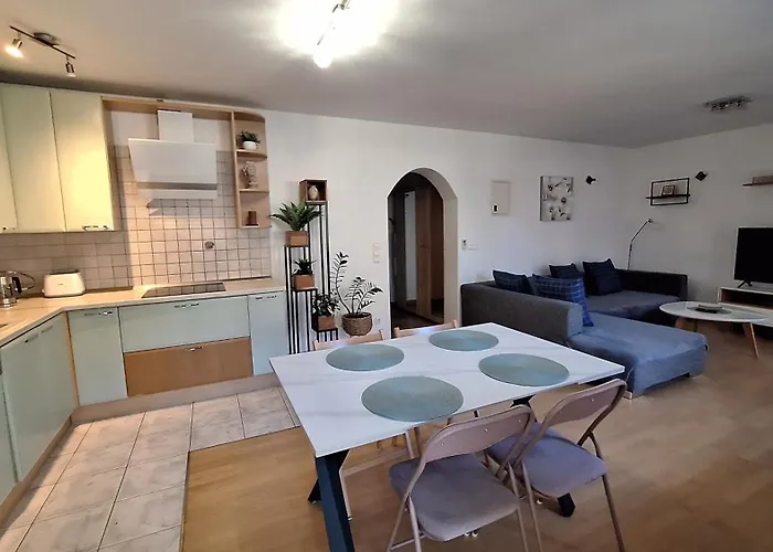 Garden With Private Parking Split