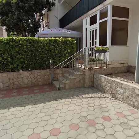Apartment Garden With Private Parking Split