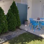 Garden With Private Parking سبليت