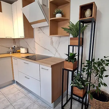Apartament Garden With Private Parking *