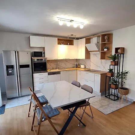 Apartament Garden With Private Parking