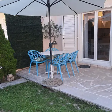 Appartamento Garden With Private Parking *